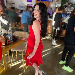 Spaghetti strap red dress 💔